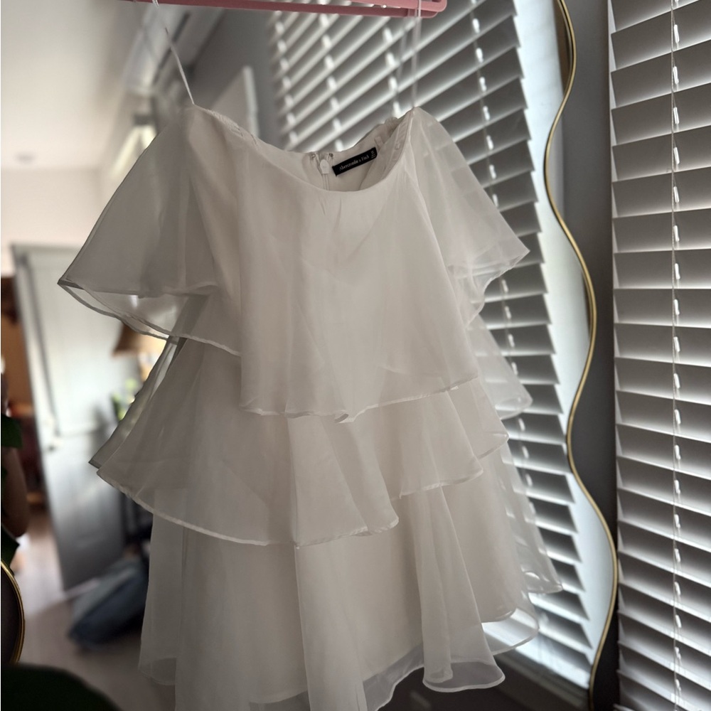 Abercrombie & Fitch White Strapless Layered Chiffon Dress